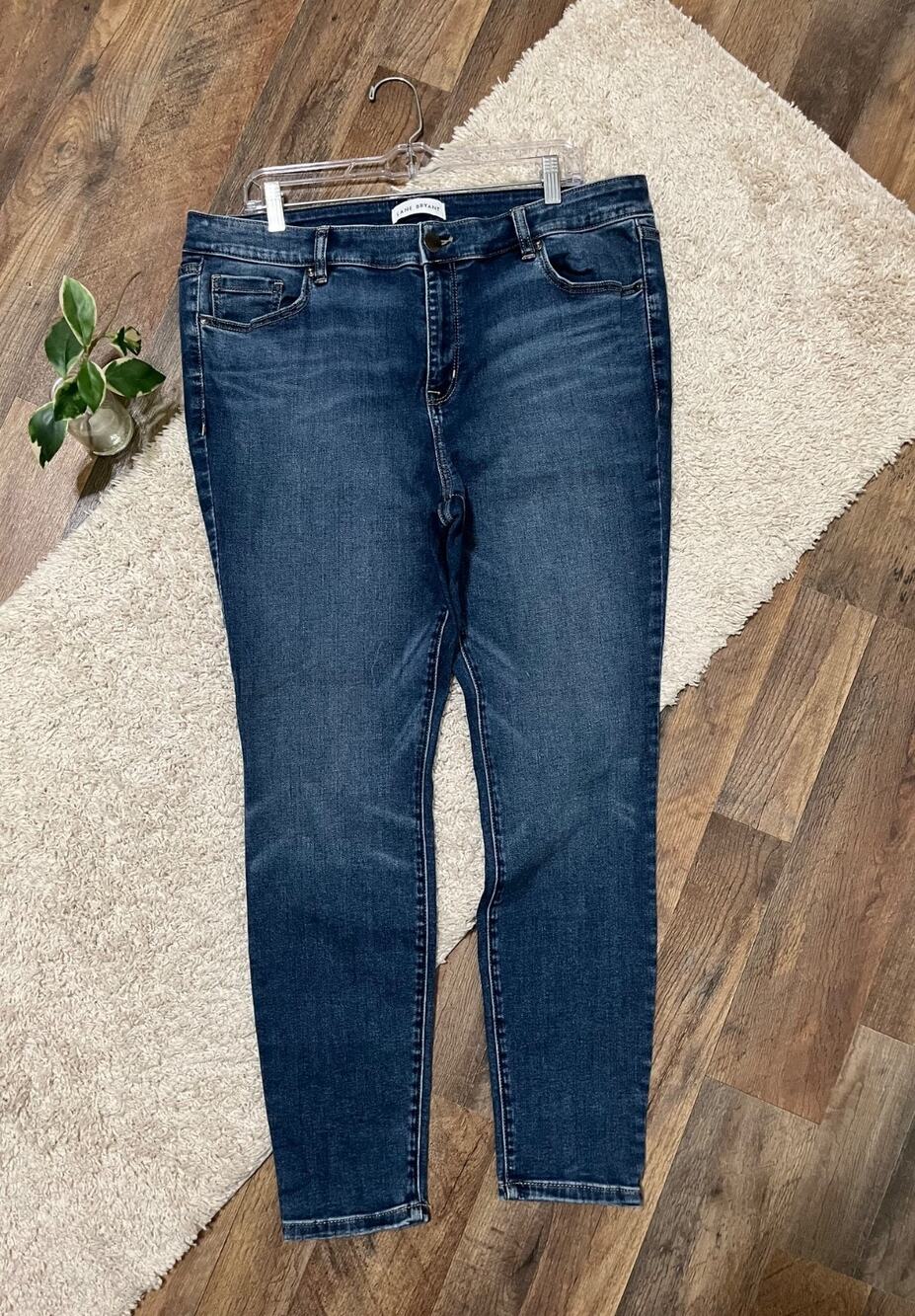 Lane Bryant 16 Medium Wash Straight Fit High-Rise Flex Magic Waist Skinny Jeans